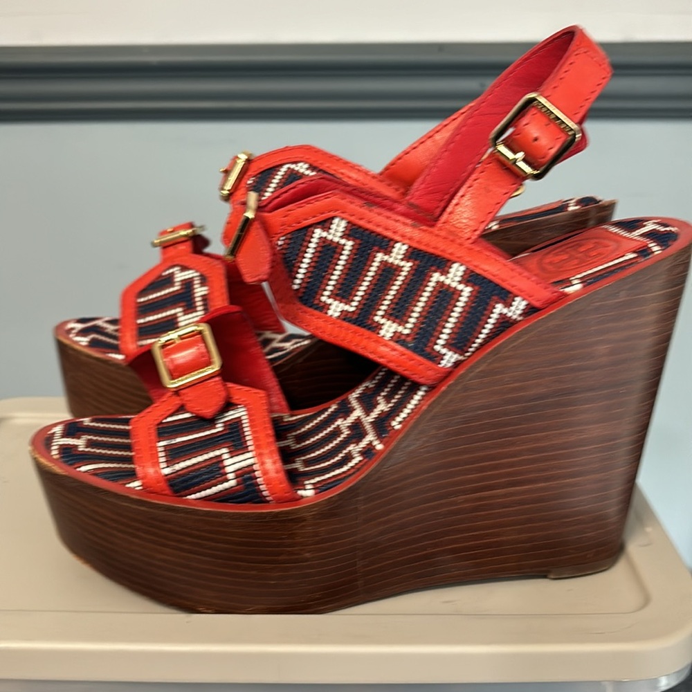 Tory Burch wedge - Picture 3 of 7